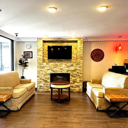 Baymont Inn And Suites By Wyndham Columbus / Near Osu Buitenkant foto