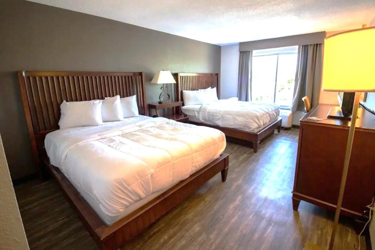 Baymont Inn And Suites By Wyndham Columbus / Near Osu Buitenkant foto
