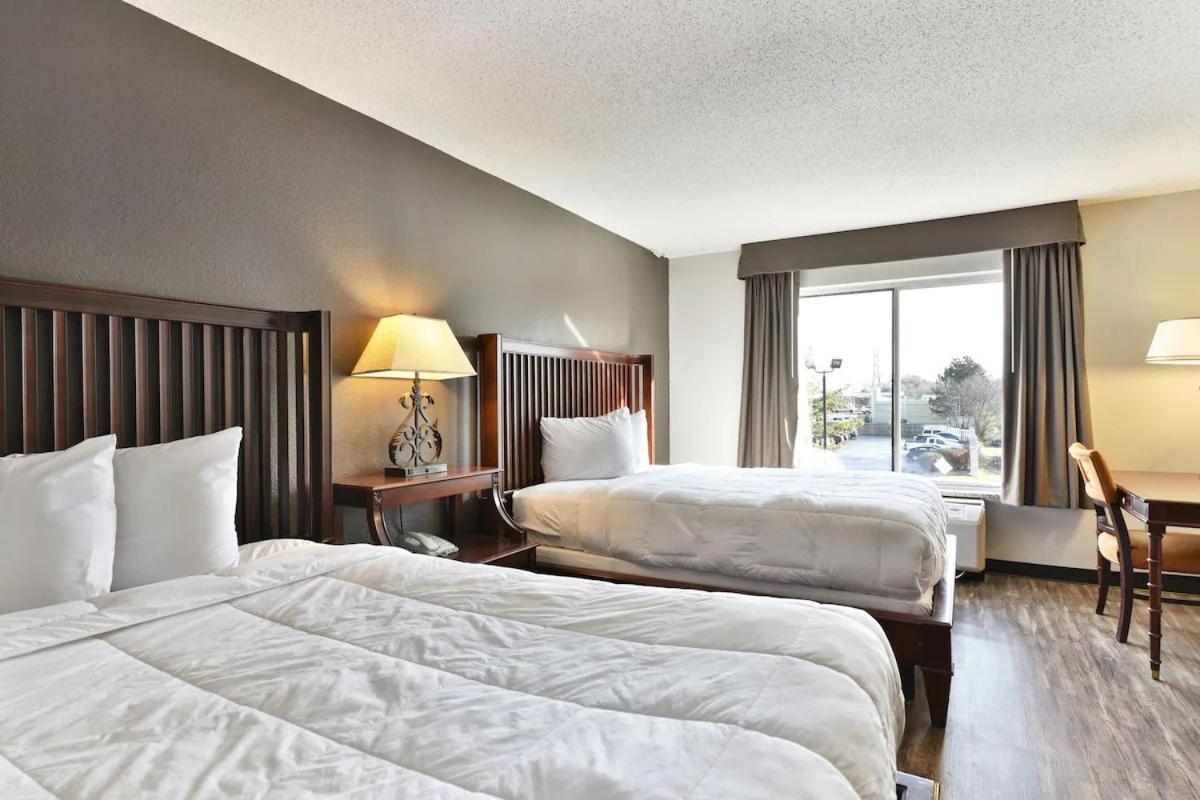 Baymont Inn And Suites By Wyndham Columbus / Near Osu Buitenkant foto