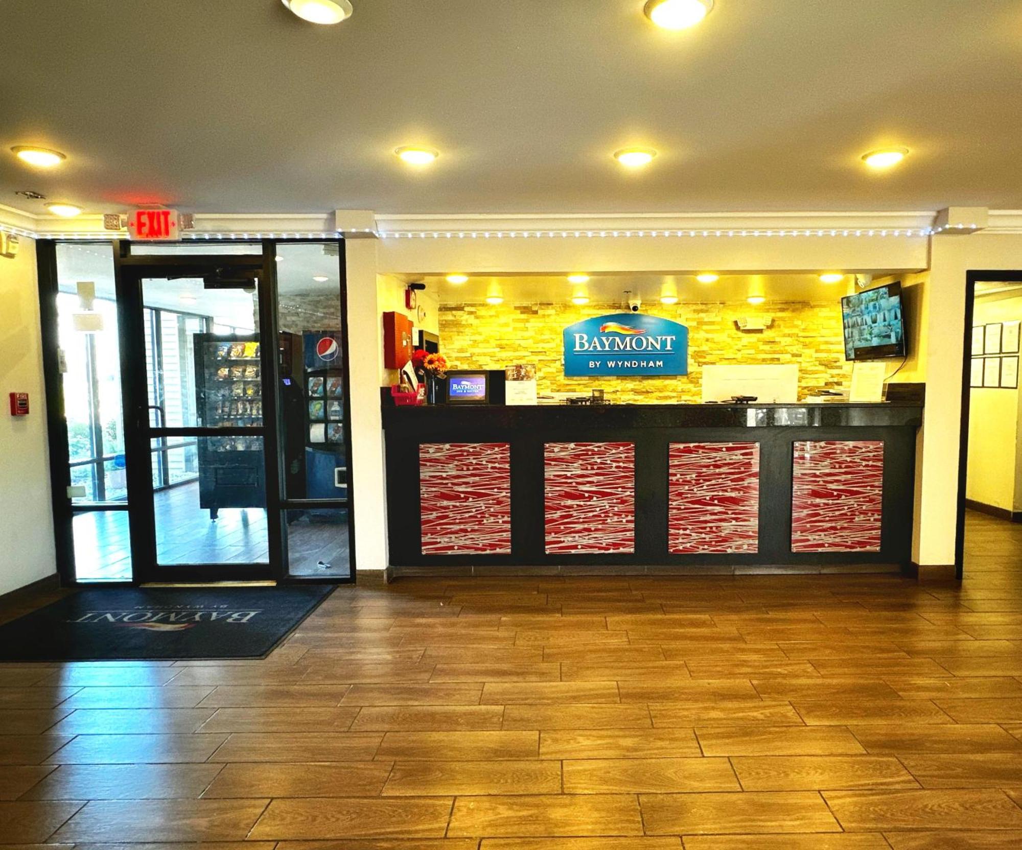 Baymont Inn And Suites By Wyndham Columbus / Near Osu Buitenkant foto