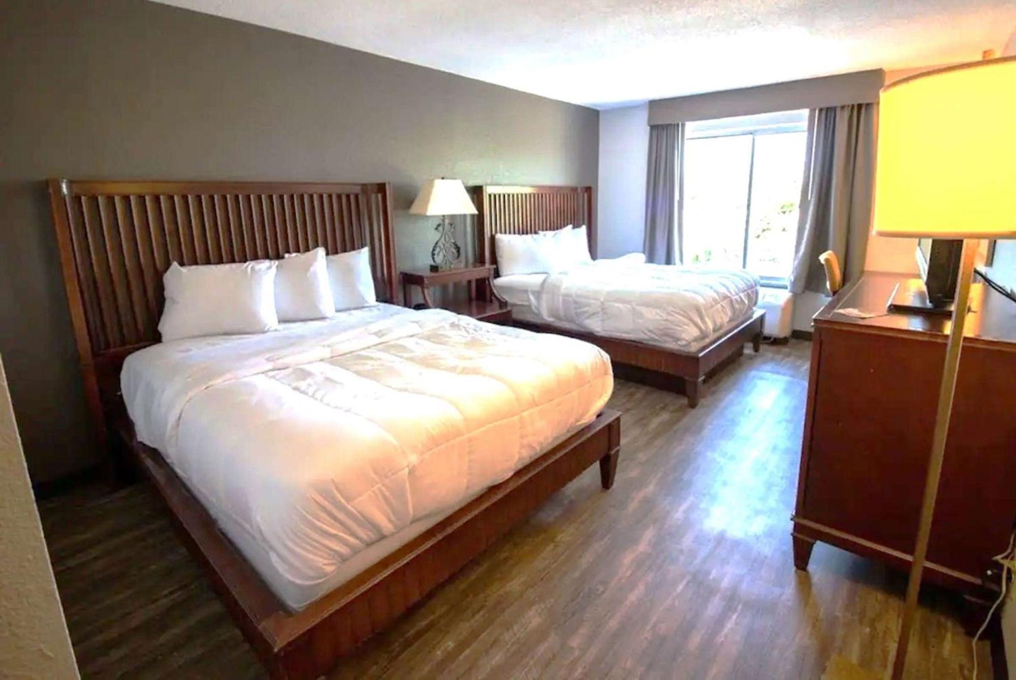 Baymont Inn And Suites By Wyndham Columbus / Near Osu Buitenkant foto