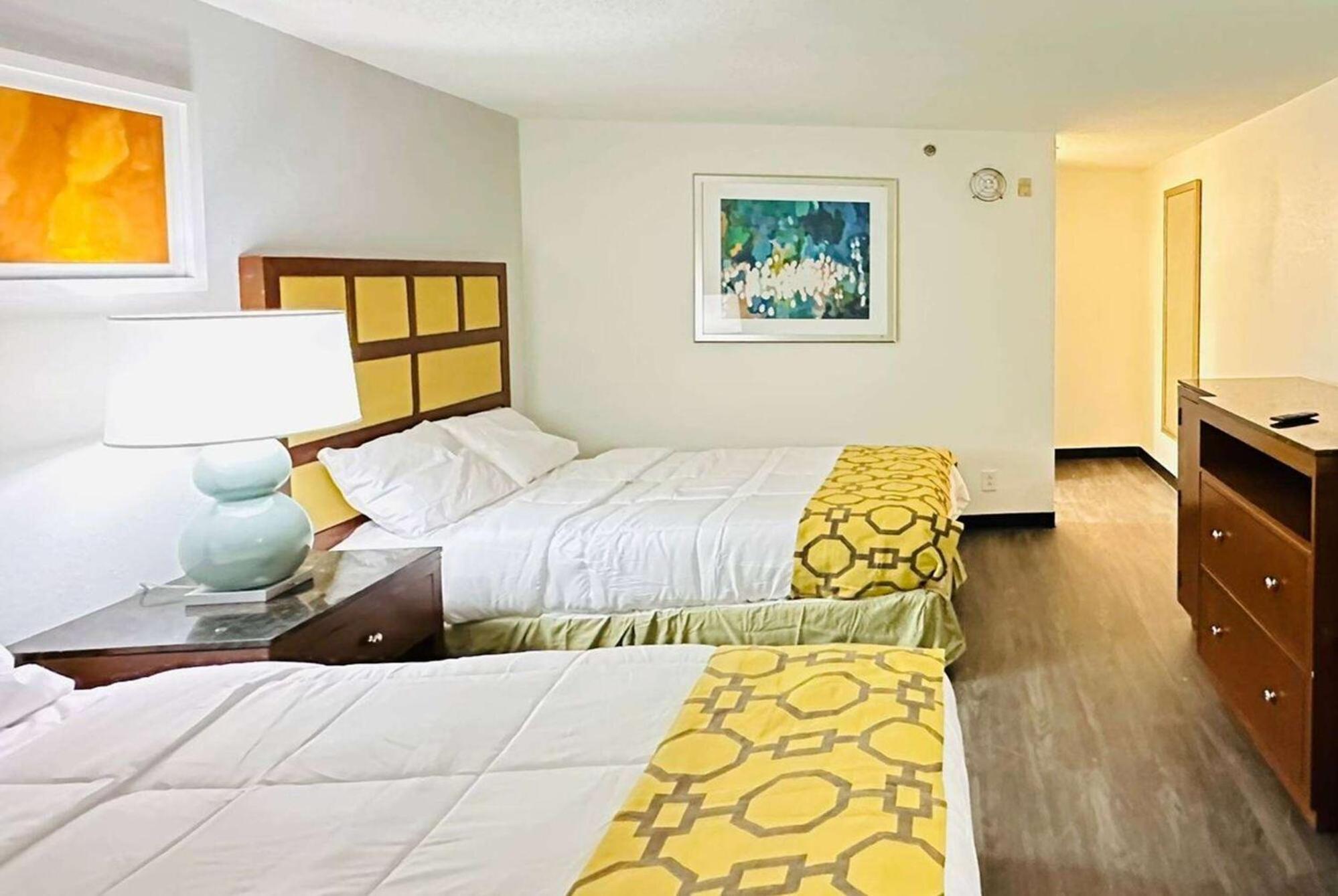 Baymont Inn And Suites By Wyndham Columbus / Near Osu Buitenkant foto